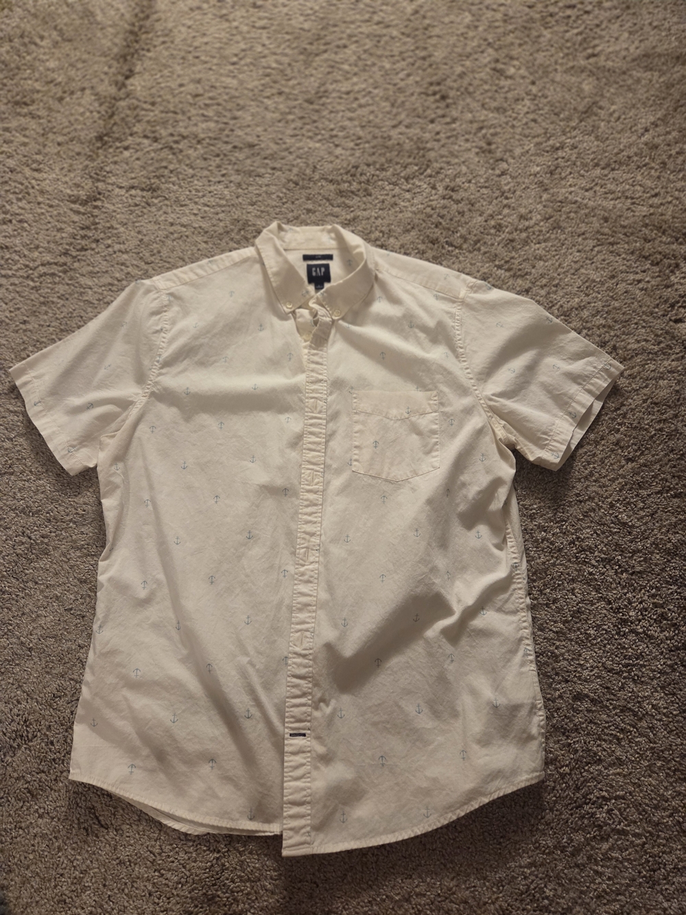 GAP Short-Sleeve Button-Down Shirt in Light Cream with Subtle Print